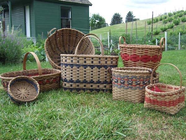 A collection of different sized baskets
